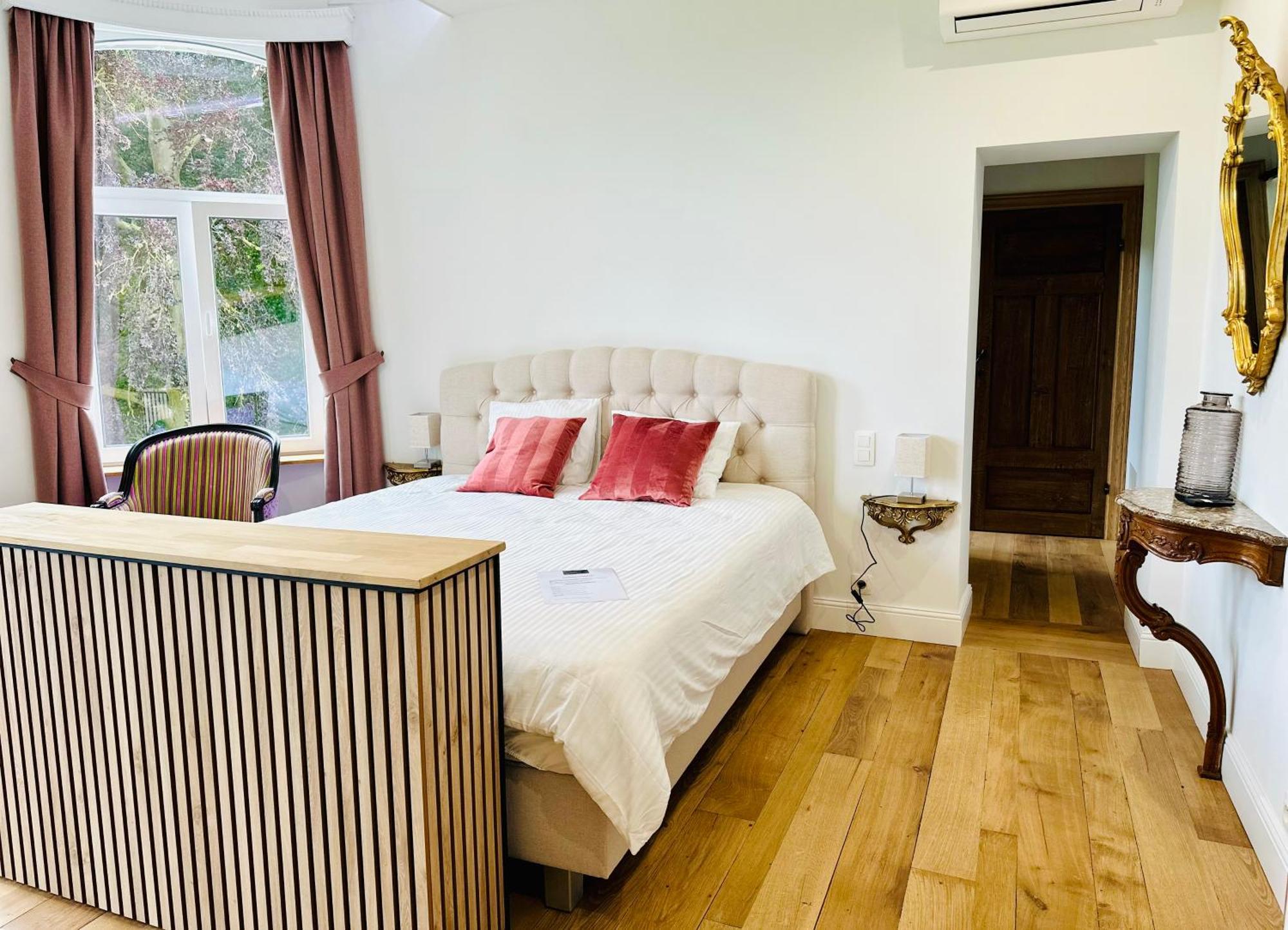 Suite Luxueuse Au Chateau De Saint Vitu 104 Tinlot Exterior photo